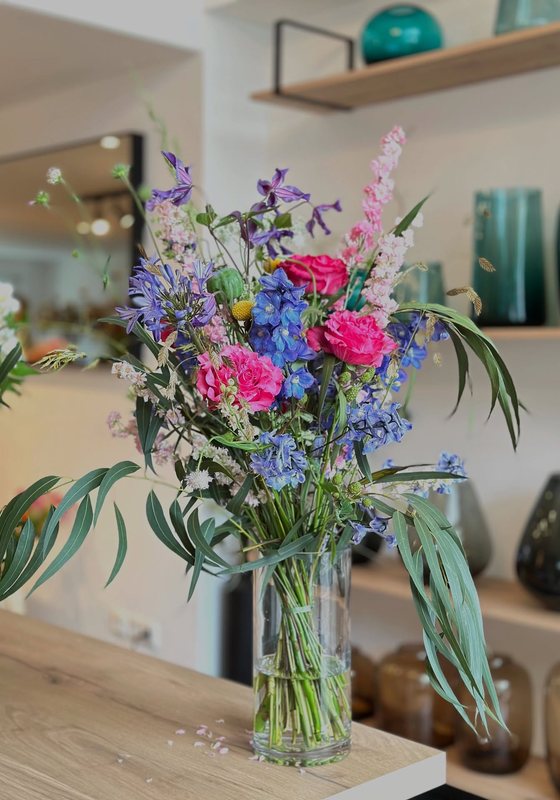Bouquet in Rosa, Blau und Violett
