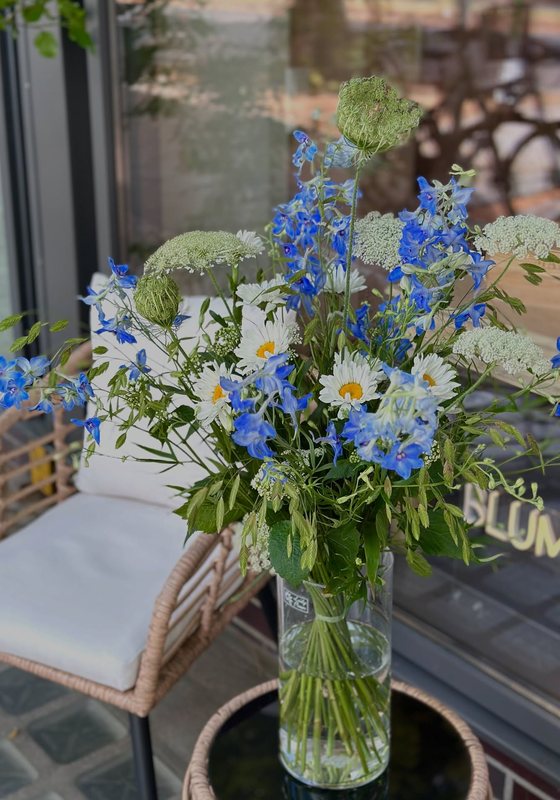 Bouquet in Blau und Weiß