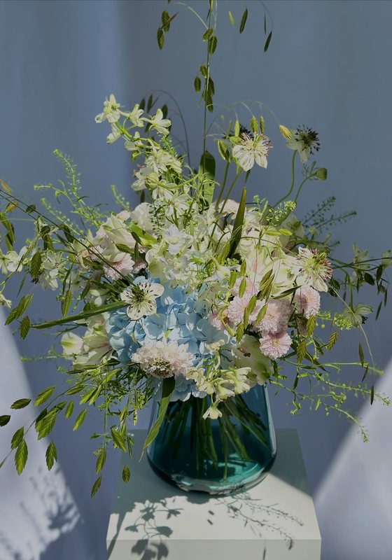 Bouquet in Weiß, Blau und Rosa