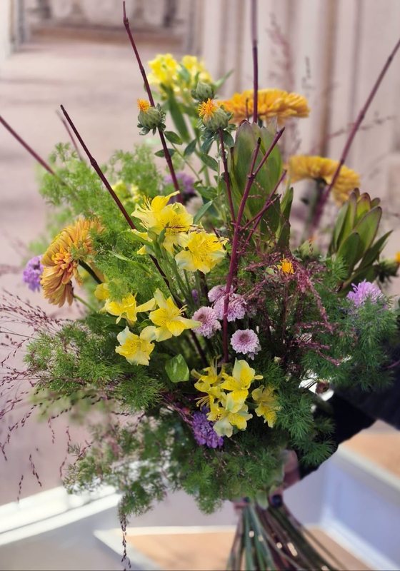 Bouquet in Gelb und Violett