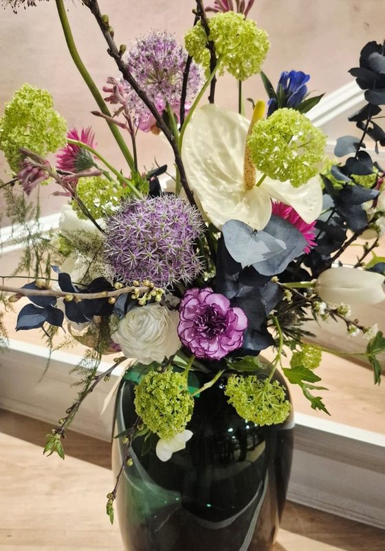 Bouquet in Weiß, Violett und Grün